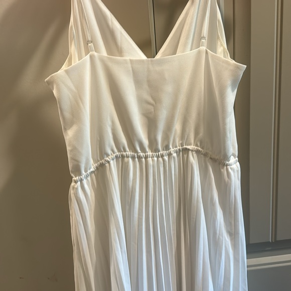 White chiffon dress with slip underneath - Picture 3 of 3